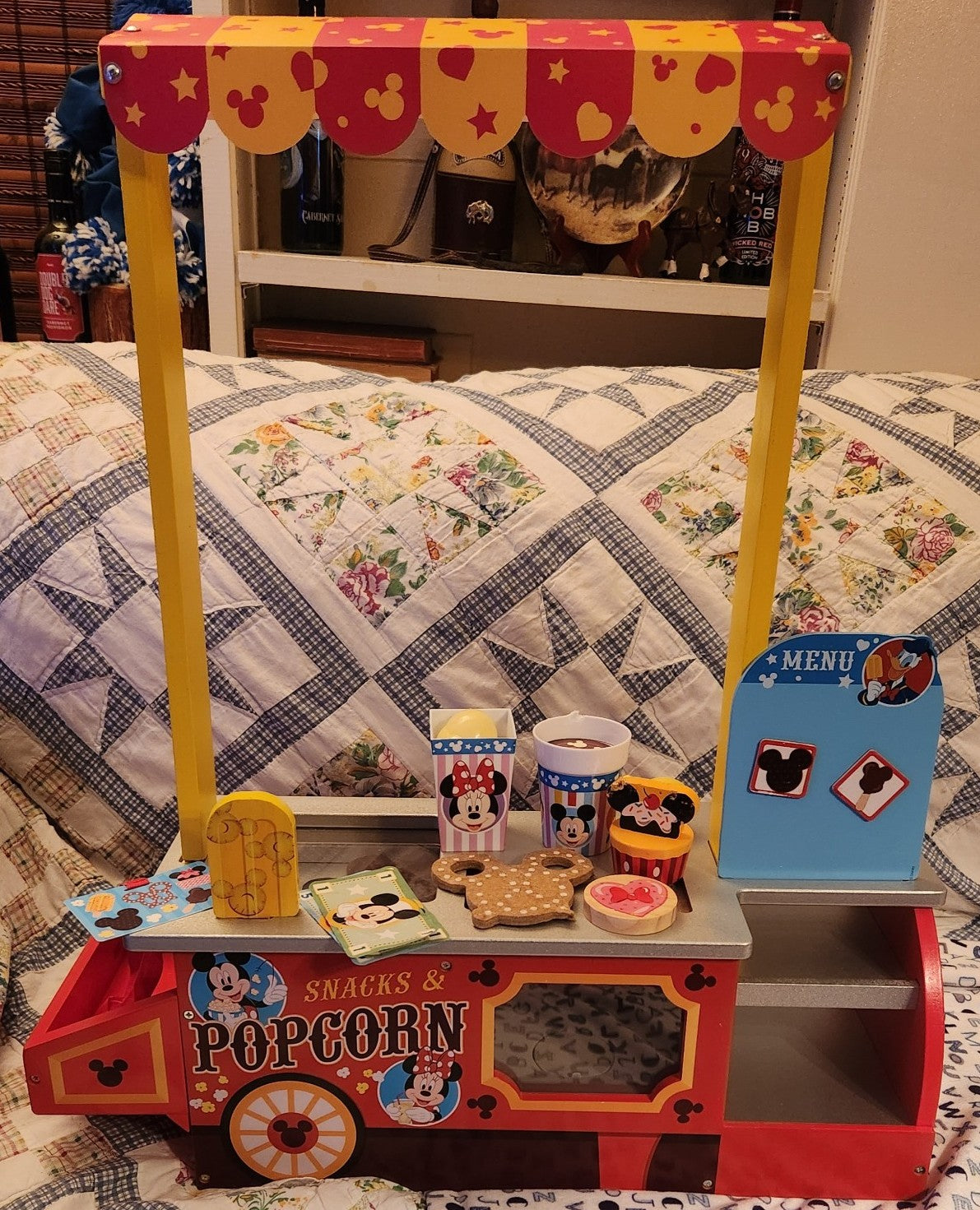 Disney Mickey Mouse Snacks & Popcorn Stand Playset