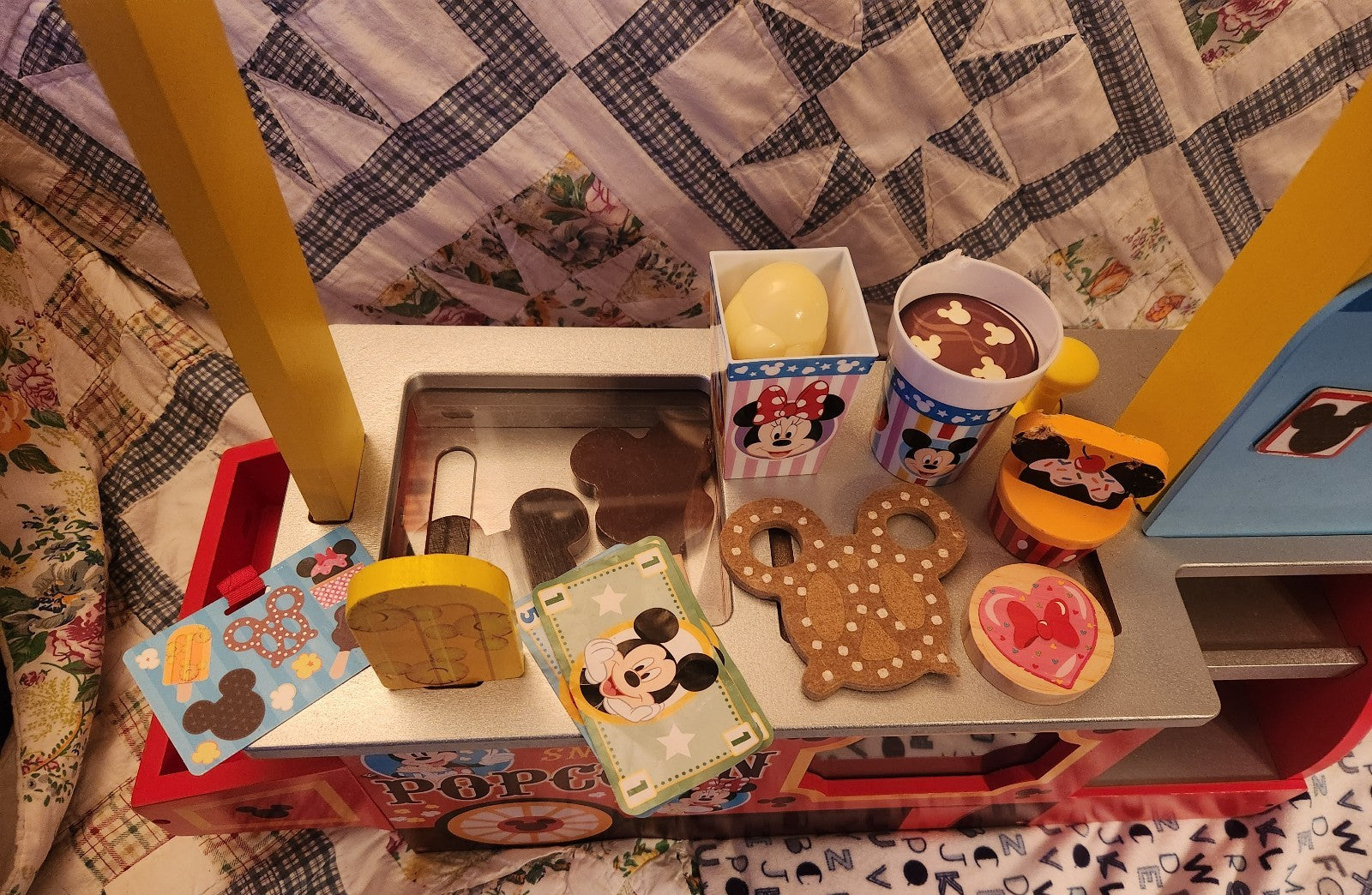 Disney Mickey Mouse Snacks & Popcorn Stand Playset