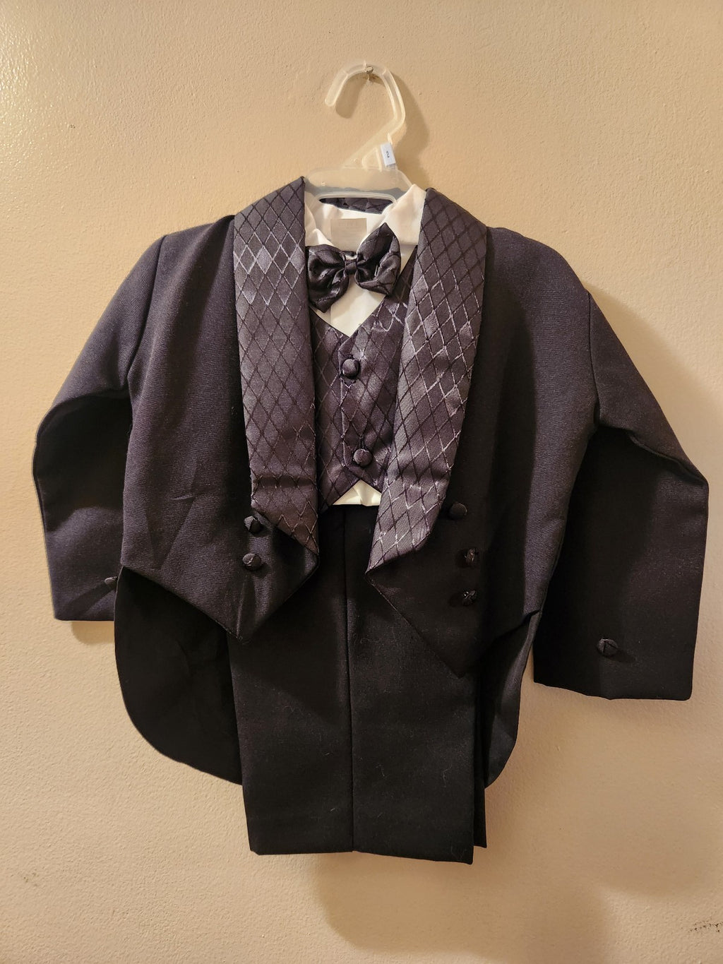 New Boys 5 Piece Black Tuxedo Set Size 2