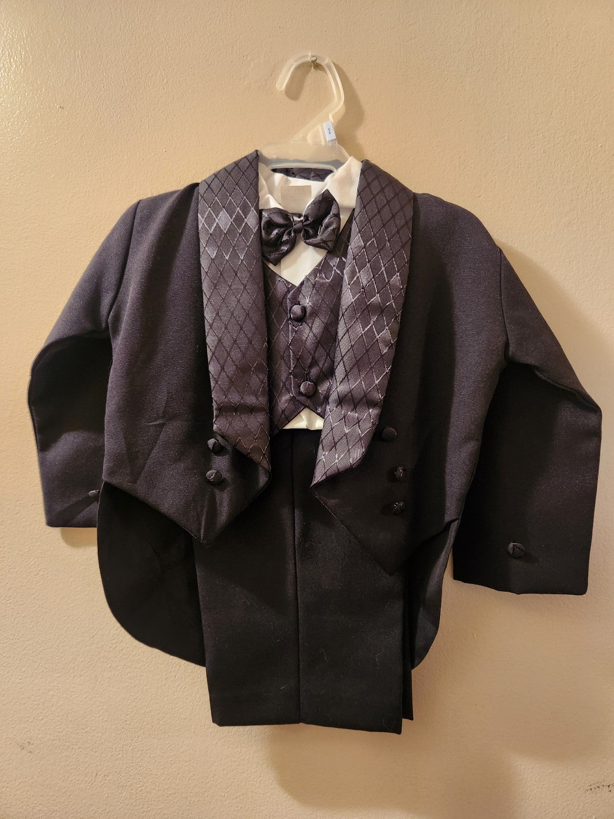 New Boys 5 Piece Black Tuxedo Set Size 2