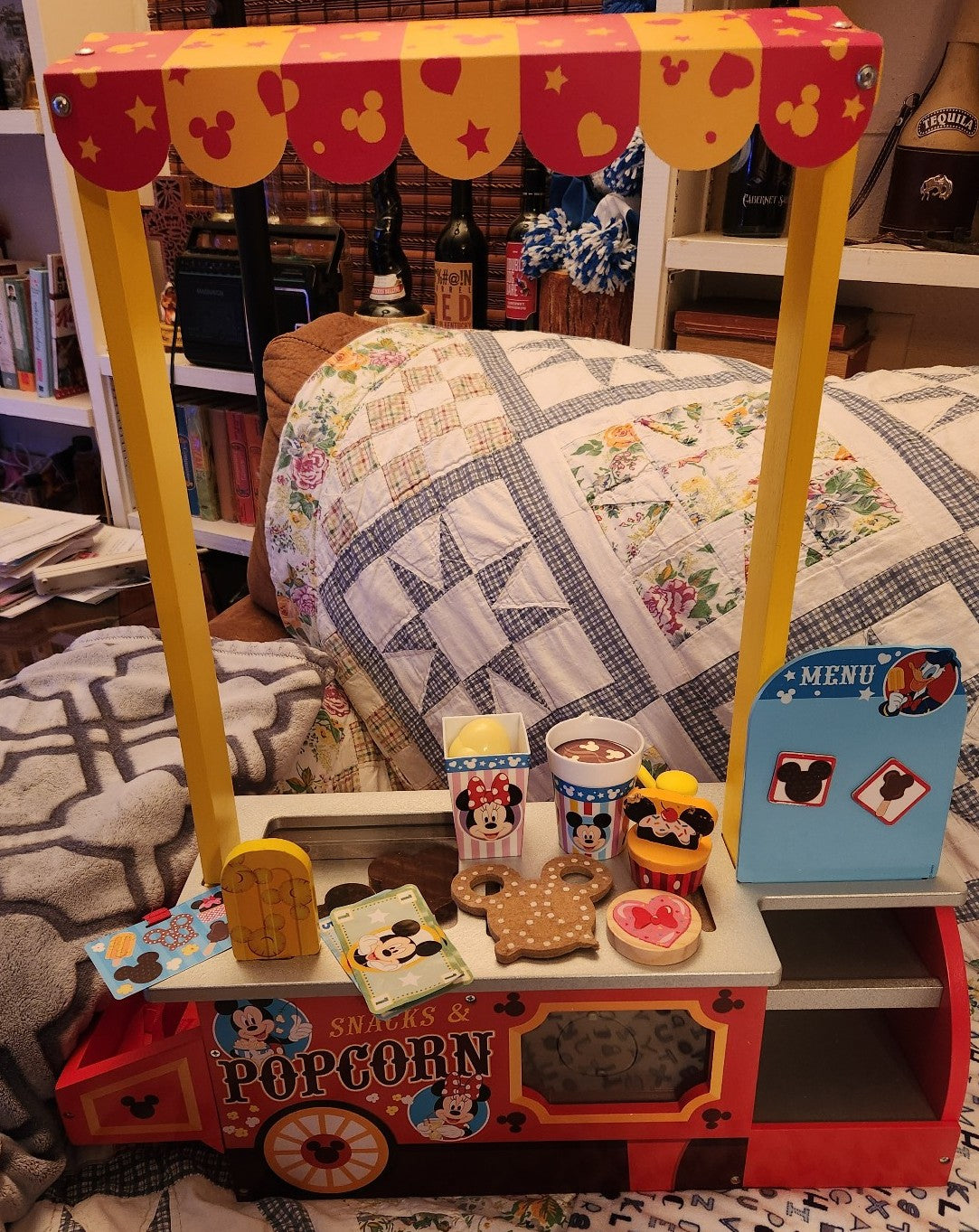 Disney Mickey Mouse Snacks & Popcorn Stand Playset
