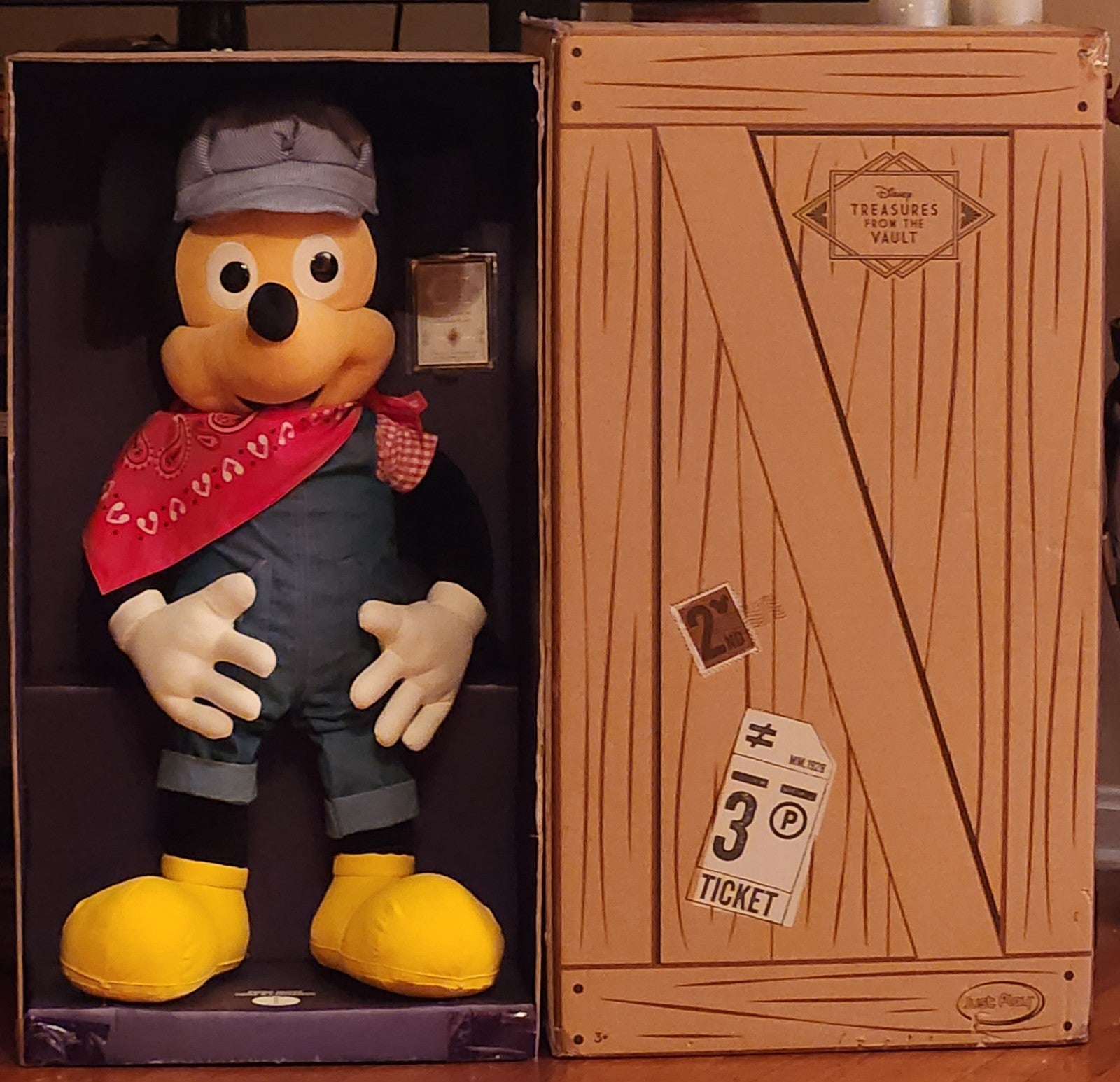 Disney Treasures From The Vault Limited Edition Engineer Mickey Mouse Plush NWT