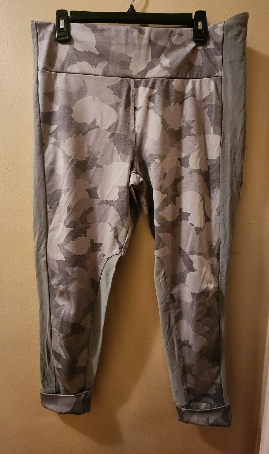 Athleta Gray Essex Camo Hybrid Tight Leggings XL