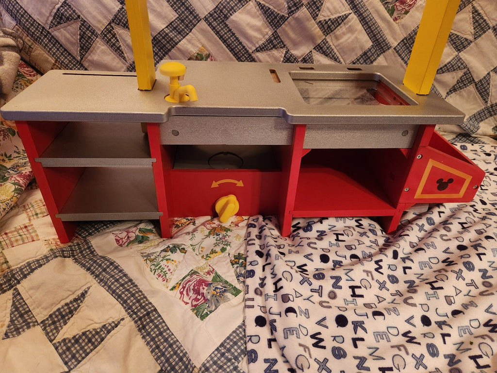 Disney Mickey Mouse Snacks & Popcorn Stand Playset