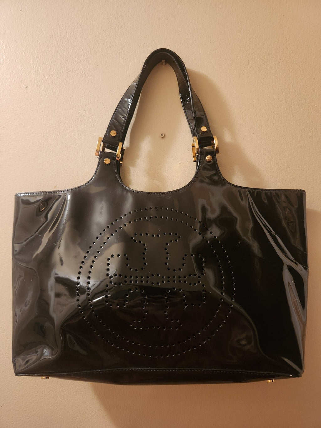 Tory Burch Bombe Tote Black Patent Leather Perforated Logo Shoulder Bag